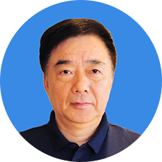 李　伟